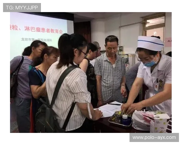 白血病小球迷与足球球星携手共战梦想勇敢追寻希望之光 白血病小球迷与足球球星携手共战梦想勇敢追寻希望之光